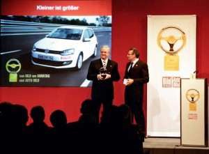 „Goldenes Lenkrad 2009“: Doppelsieg für Volkswagen. Prof. Dr. Martin Winterkorn, Vorsitzender des Vorstands der Volkswagen AG, bei der Preisverleihung für den neuen Polo, der in der Kategorie Kleinwagen gewann.