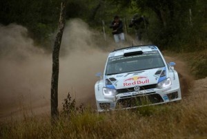 Weltmeister Sébastien Ogier gewinnt Auftaktprüfung im Polo R WRC