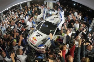 Ogier/Ingrassia gewinnen im Volkswagen Polo R WRC die Rallye-WM